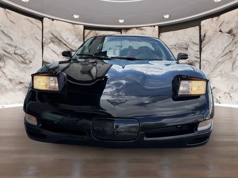 Used 1999 Chevrolet Corvette Coupe w/ Memory Pkg RWD image 19