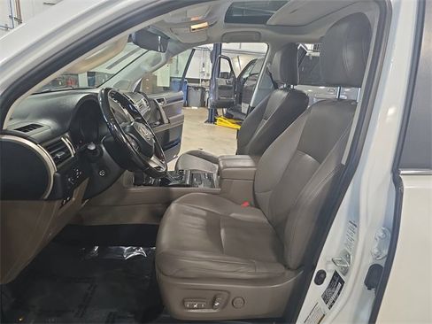 Used 2020 Lexus GX 460 Premium image 12