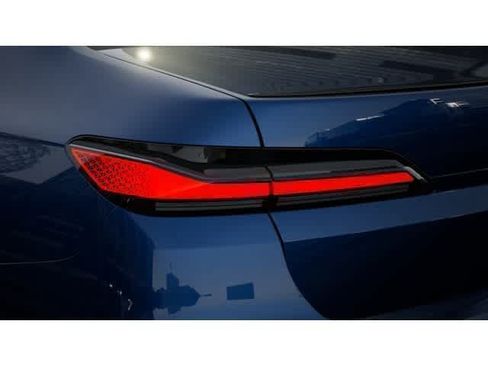 Used 2025 BMW 740i RWD image 8