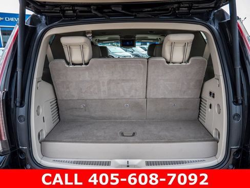 Used 2018 Cadillac Escalade Luxury RWD image 11