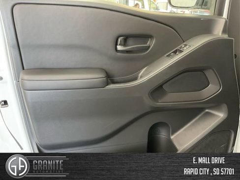 Used 2025 Nissan Frontier S image 17