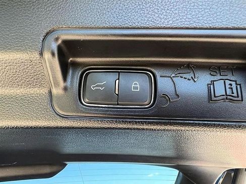 Used 2021 Ford Explorer XLT w/ Equipment Group 202A RWD image 46
