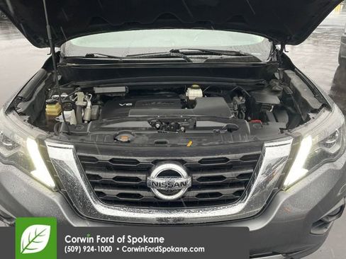 Used 2018 Nissan Pathfinder Platinum image 42