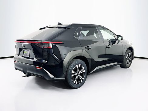 Used 2024 Toyota bZ4X XLE w/ Weather Package image 9