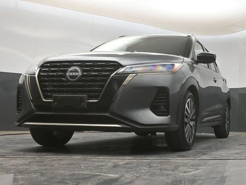 Used 2024 Nissan Kicks SR image 16