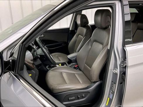 Used 2017 Hyundai Santa Fe SE w/ SE Premium Package 02 AWD/4WD image 8