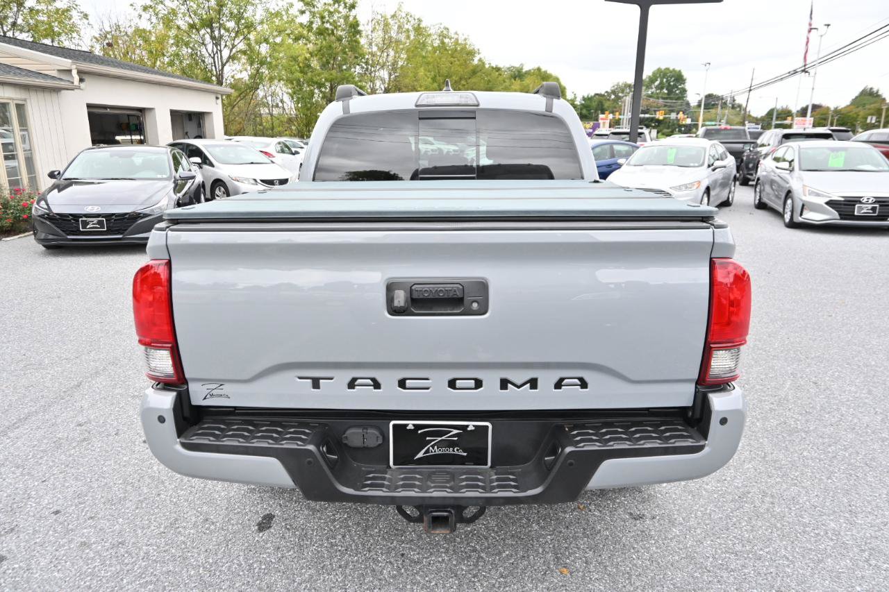 Used 2018 Toyota Tacoma TRD Sport w/ Technology Package AWD/4WD image 12