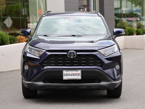 Used 2019 Toyota RAV4 XLE Premium w/ Cold Weather Package AWD/4WD image 5