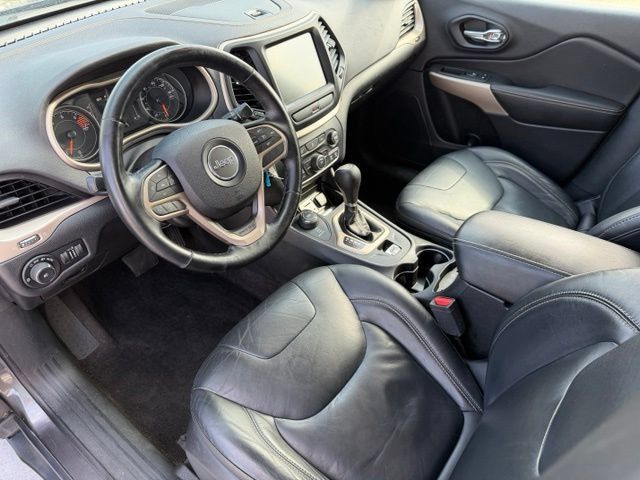 Used 2017 Jeep Cherokee Latitude w/ True North Edition AWD/4WD image 13