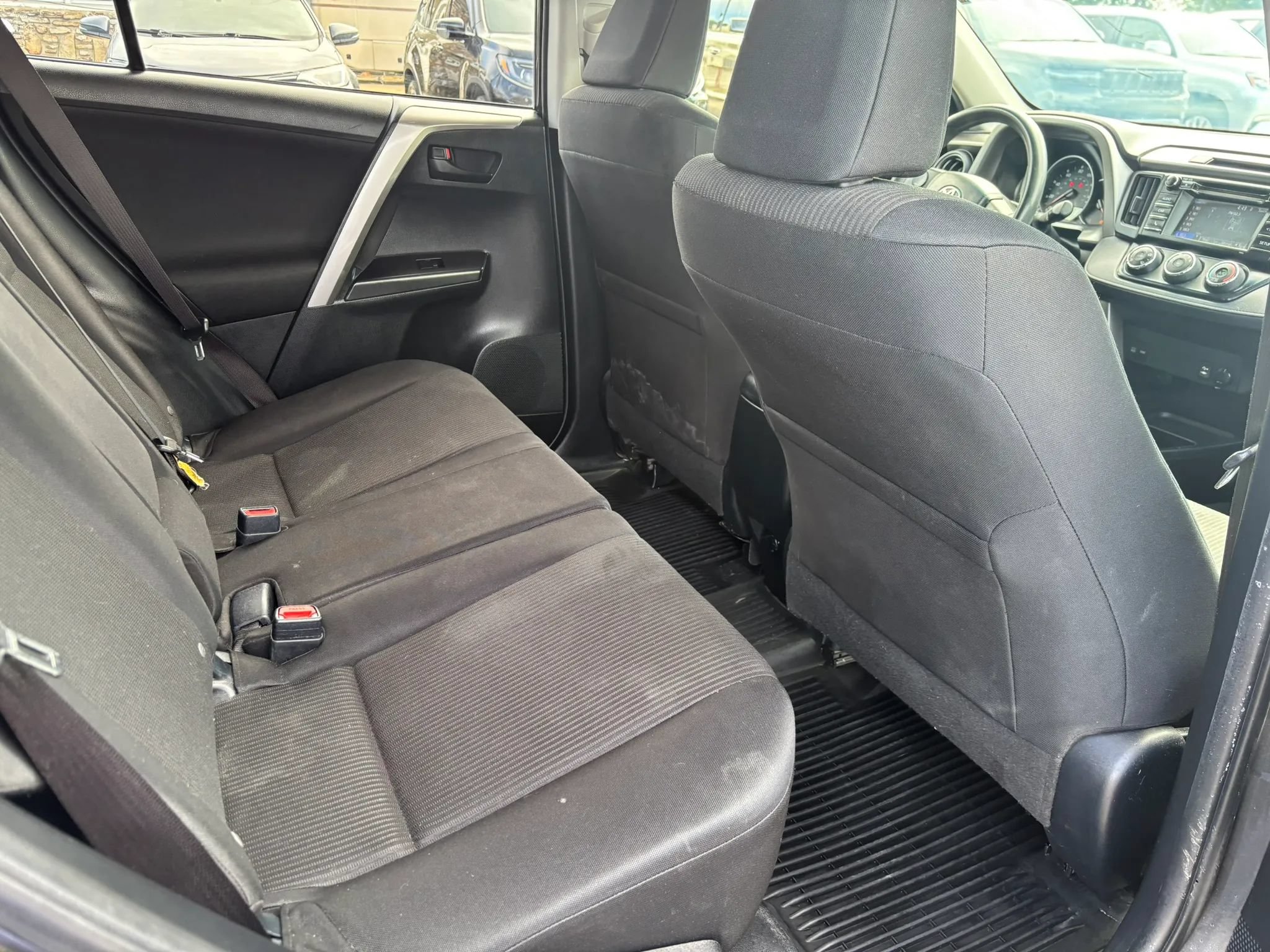 Used 2016 Toyota RAV4 LE FWD image 17