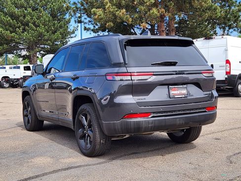 Used 2025 Jeep Grand Cherokee Limited w/ Black Appearance Package AWD/4WD image 3