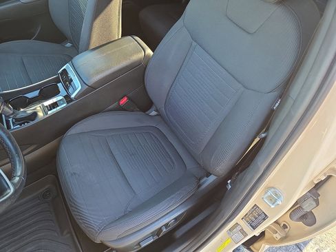 Used 2022 Hyundai Santa Cruz SEL Premium image 9