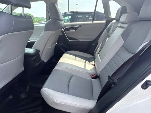 Used 2022 Toyota RAV4 XLE Premium AWD/4WD image 14