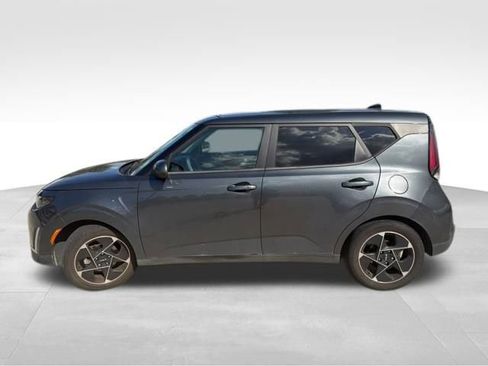 Used 2023 Kia Soul EX image 2