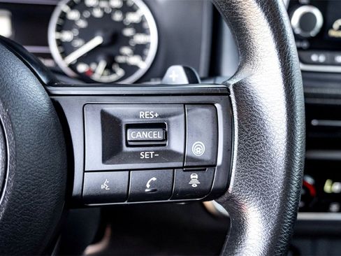 Used 2024 Nissan Rogue SV image 20