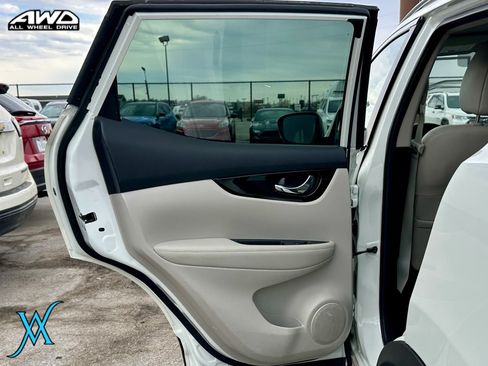 Used 2022 Nissan Rogue Sport SL AWD/4WD image 20
