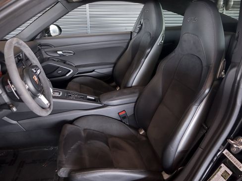 Certified 2018 Porsche 911 Carrera 4 GTS image 5
