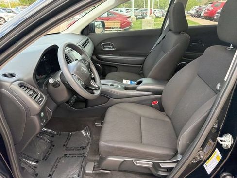 Used 2018 Honda HR-V EX image 5