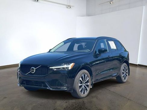 Used 2023 Volvo XC60 B5 Plus w/ Climate Package AWD/4WD image 1