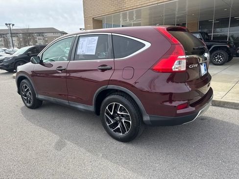 Used 2016 Honda CR-V SE image 2