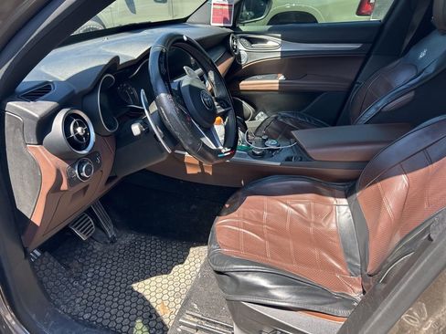 Used 2019 Alfa Romeo Stelvio Ti Sport w/ Quick Order Package 22S Sport image 4