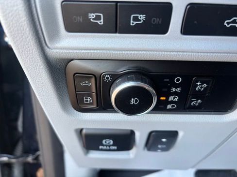 Used 2023 Ford F150 Limited image 11