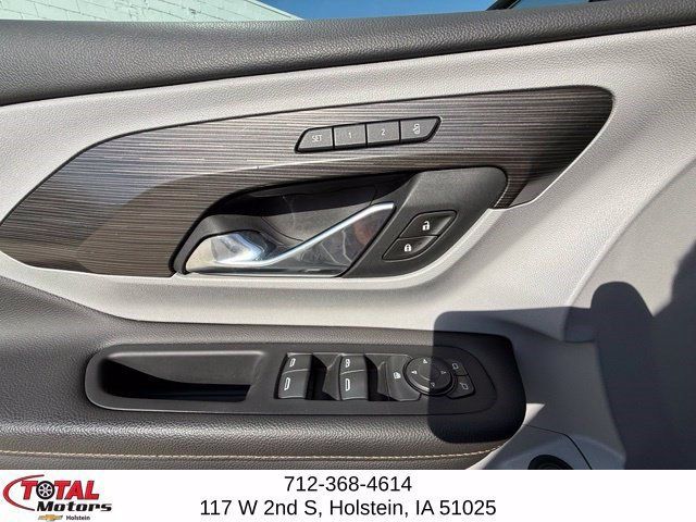 Used 2020 GMC Terrain SLT w/ Preferred Package AWD/4WD image 18