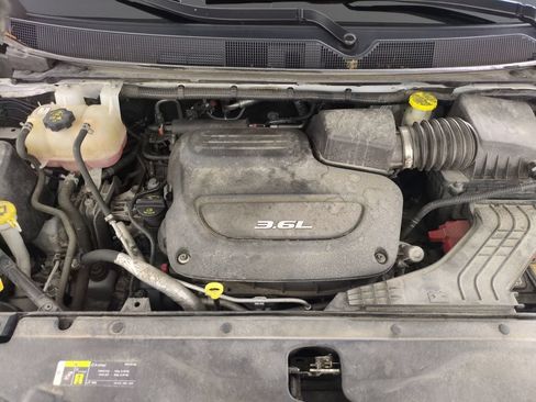 Used 2018 Chrysler Pacifica Touring-L FWD image 23