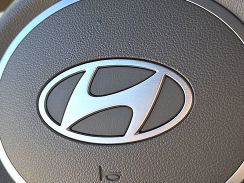 Certified 2024 Hyundai Elantra SEL image 24