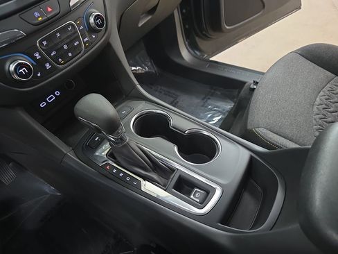 Used 2023 Chevrolet Equinox LT w/ Driver Convenience Package AWD/4WD image 26