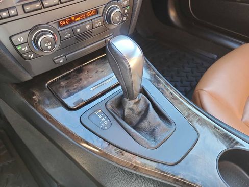 Used 2008 BMW 335i Convertible image 29