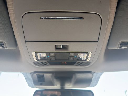 Used 2022 Ford F150 Lariat image 35