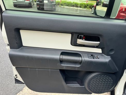 Used 2014 Toyota FJ Cruiser 4WD w/ Upgrade Package image 26