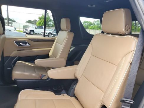Used 2024 Chevrolet Tahoe Premier RWD image 11