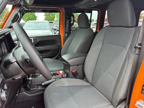 Used 2025 Jeep Wrangler Unlimited Sport AWD/4WD image 26