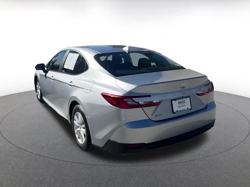 Used 2025 Toyota Camry LE image 11