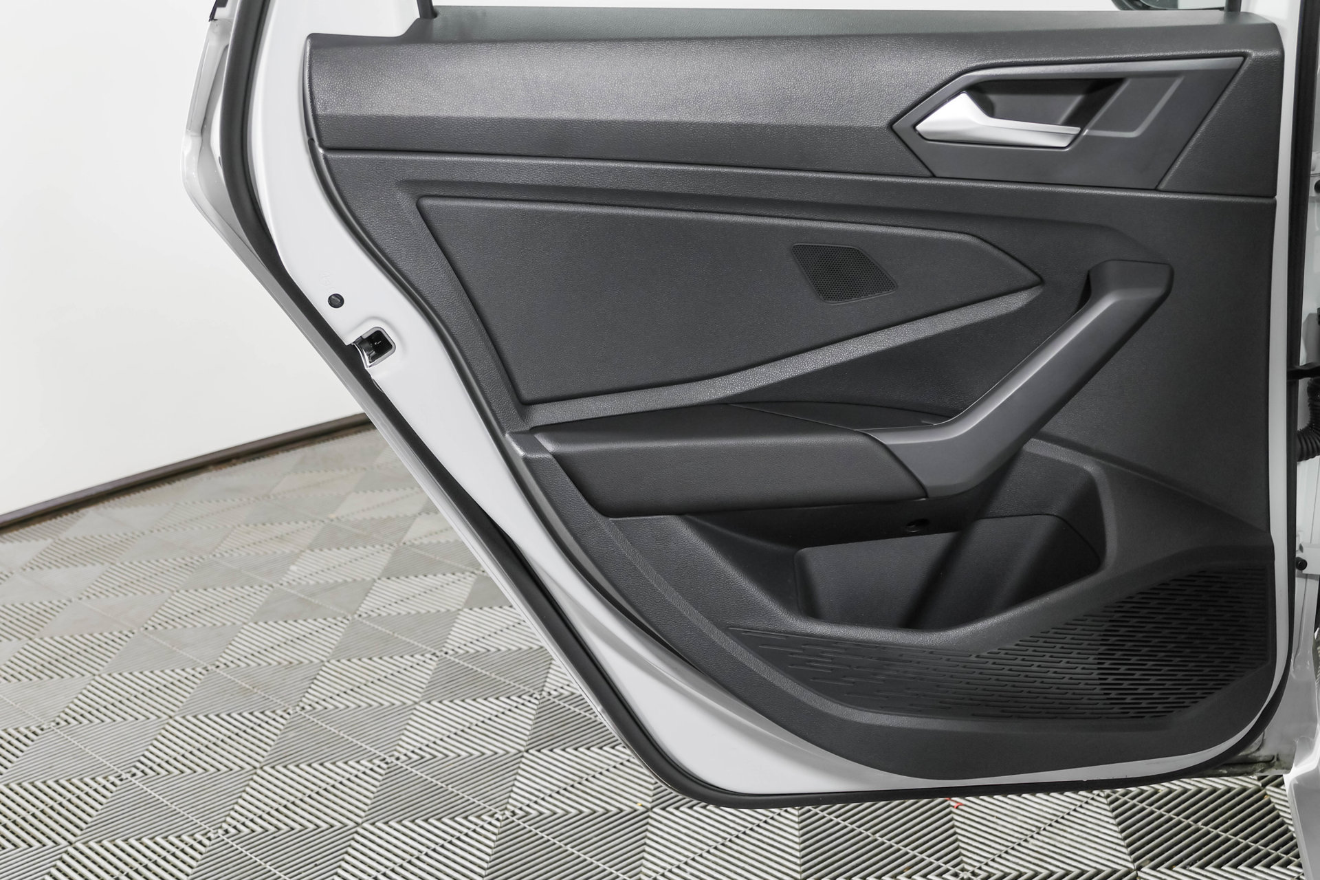 Used 2024 Volkswagen Jetta SE w/ Panoramic Sunroof Package FWD image 39