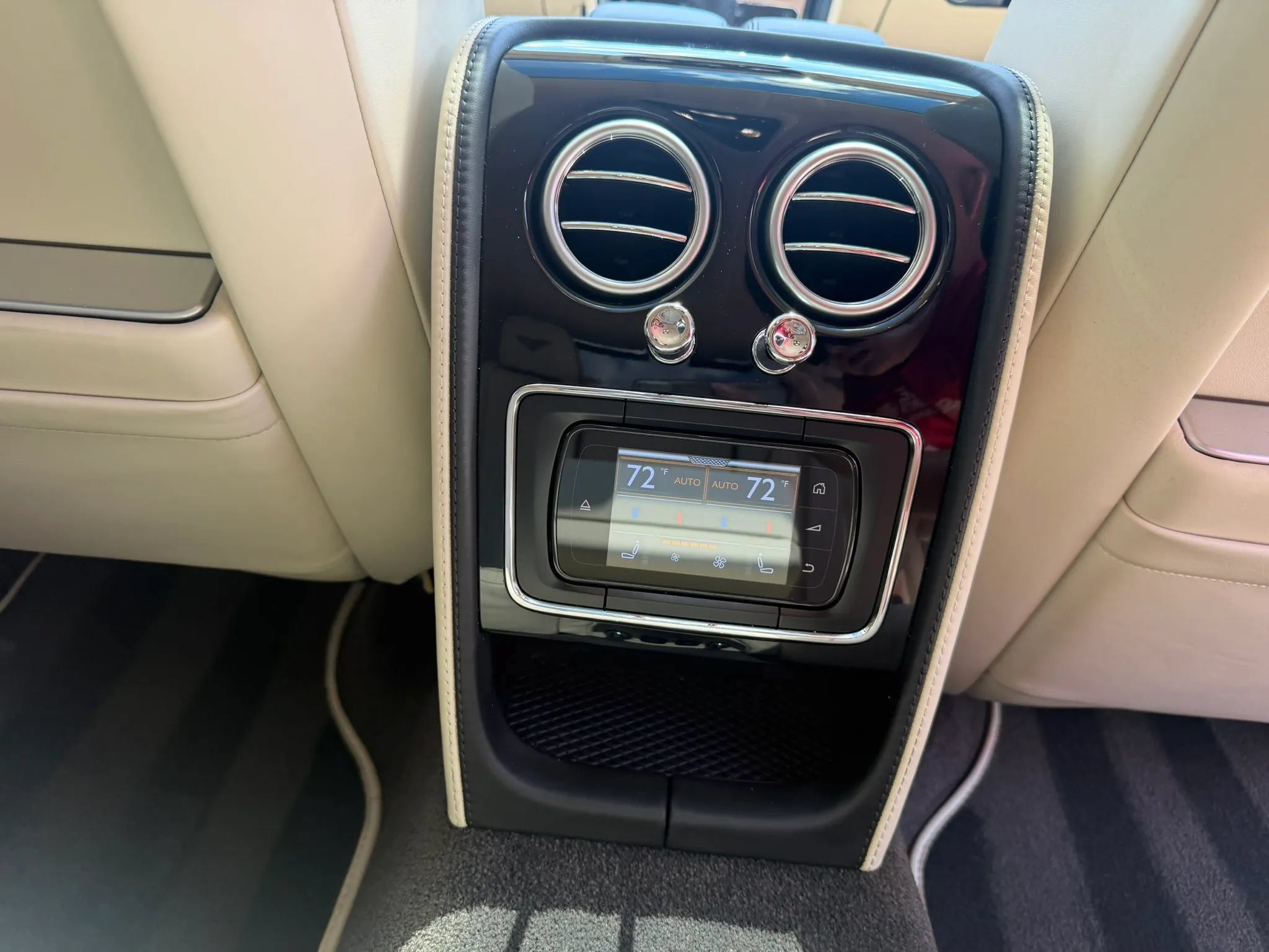 Used 2015 Bentley Flying Spur V8 AWD/4WD image 44