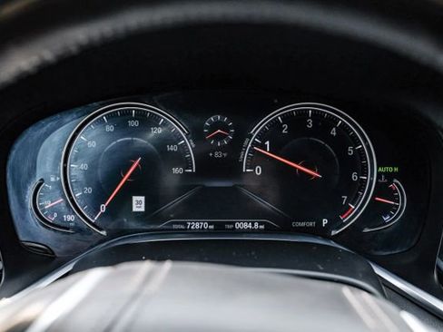 Used 2018 BMW 740i image 25