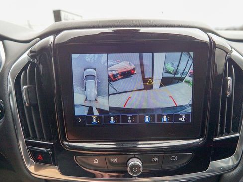 Used 2021 Chevrolet Traverse RS AWD/4WD image 28