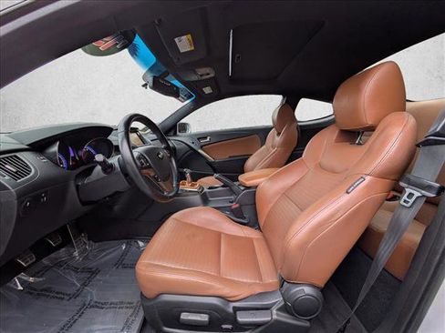 Used 2015 Hyundai Genesis 3.8 image 11