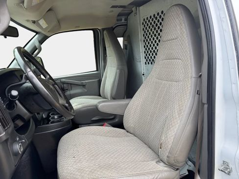 Used 2019 Chevrolet Express 2500 w/ Driver Convenience Package RWD image 11