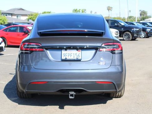 Used 2023 Tesla Model X Plaid image 4