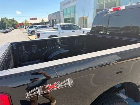 Used 2025 Ford F350 Lariat w/ Lariat Ultimate Package AWD/4WD image 13