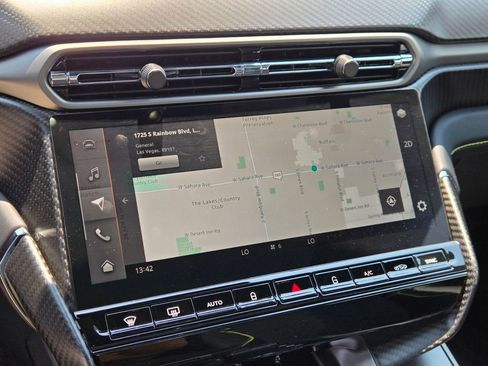 New 2025 Aston Martin Vanquish image 31