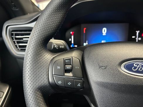 Used 2025 Ford Escape ST-Line image 17