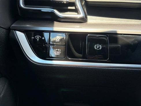 Certified 2023 Kia Sportage EX AWD/4WD image 16