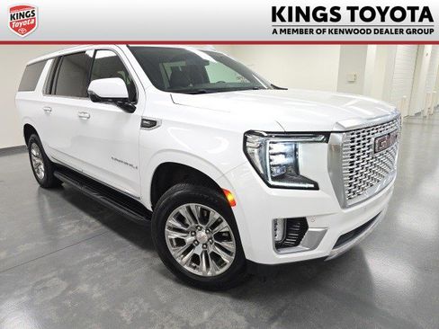 Used 2021 GMC Yukon XL Denali image 1