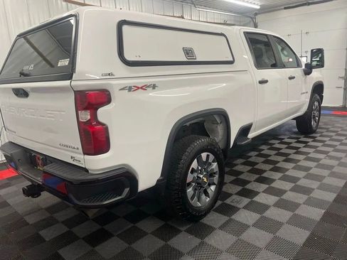 Used 2023 Chevrolet Silverado 2500 Custom w/ Custom Convenience Package AWD/4WD image 2