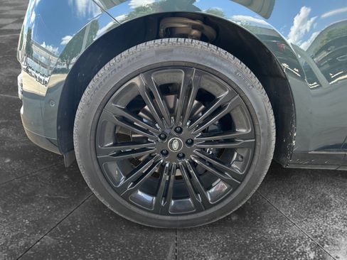 Used 2025 Land Rover Range Rover Long Wheelbase SE AWD/4WD image 9